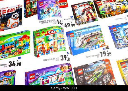 View of a Toy Catalogue Sale Banque D'Images