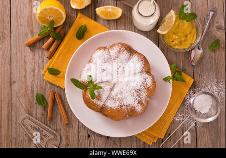 Gâteau à la crème de citron. Banque D'Images