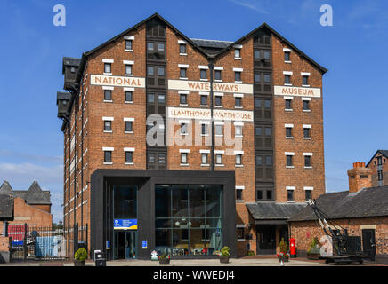 L'Angleterre, GLOUCESTER QUAYS - Septembre 2019 : vue extérieure de l'avant de la National Waterways Museum, dans le Gloucester Banque D'Images