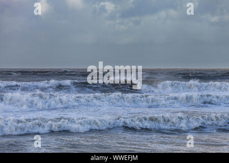 Une mer à Westward Ho dans le Nord du Devon, Angleterre Banque D'Images