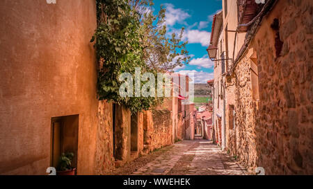 Ruelles médiévales à Siguenza, province de Guadalajara en Espagne, près de Madrid. Belle, vieille ville médiévale et de Sigüenza en Castille-la-Manche. Banque D'Images