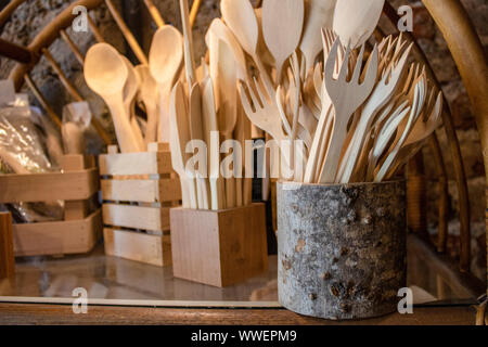 Documents sur un magasin de détail, vente de produits du bois. Banque D'Images
