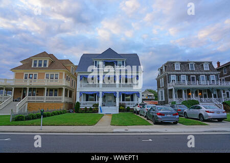 CAPE MAY, NJ - 8 SEP 2019- Vue de maisons victoriennes historiques colorés à Cape May, à la pointe sud de la péninsule de Cape May au New Jersey, où la de Banque D'Images