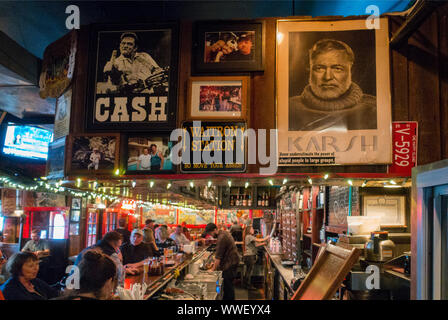 Barbecue à motif dinosaure à Syracuse, NY Banque D'Images