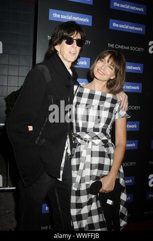 Manhattan, États-Unis d'Amérique. Sep 29, 2010. NEW YORK - 29 SEPTEMBRE : Paulina Porizkova assiste à la Columbia Pictures, la Société de cinéma et de 'The Social Network' à la School of Visual Arts Theatre le 29 septembre 2010 à New York. People : Ric Ocasek Paulina Porizkova Credit : tempêtes Media Group/Alamy Live News Banque D'Images