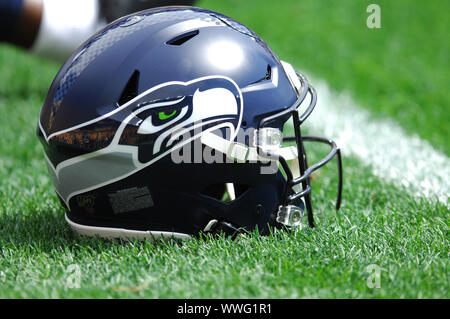 Pittsburgh, PA, USA. 17th Oct, 2021. Bryan Mone #90 during the Pittsburgh  Steelers vs Seattle Seahawks game at Heinz Field in Pittsburgh, PA. Jason  Pohuski/CSM/Alamy Live News Stock Photo - Alamy