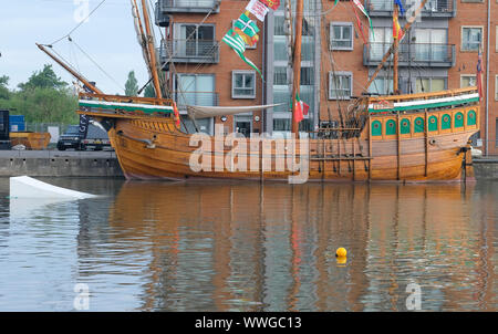 Les scènes dans le bassin principal de Gloucester Docks dans le sud de l'Angleterre pendant la Tall Ships Festival 2019 Banque D'Images