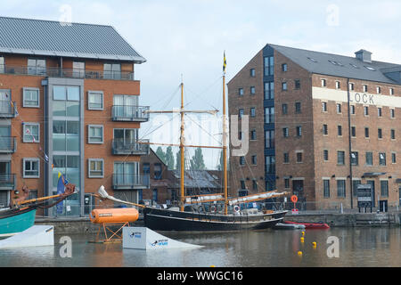 Les scènes dans le bassin principal de Gloucester Docks dans le sud de l'Angleterre pendant la Tall Ships Festival 2019 Banque D'Images