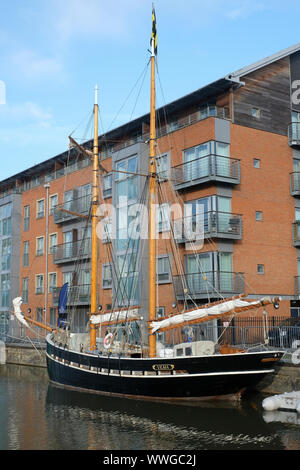 Les scènes dans le bassin principal de Gloucester Docks dans le sud de l'Angleterre pendant la Tall Ships Festival 2019 Banque D'Images