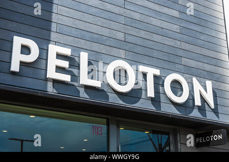 28 août 2019, Palo Alto / CA / USA - Peloton Store Se connecter centre commercial de Stanford ; Peloton est un équipement d'exercice et de médias qui Banque D'Images