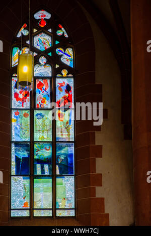 Heidelberg, Allemagne - le 7 août 2019 : vitrail à l'intérieur de l'église du Saint-Esprit de Heidelberg. Banque D'Images