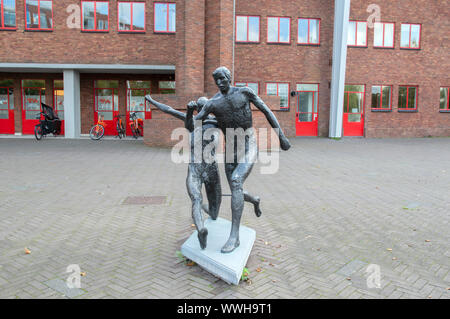 Johan Cruijff et Berti Vogts statue au Stade olympique à Amsterdam aux Pays-Bas 2019 Banque D'Images