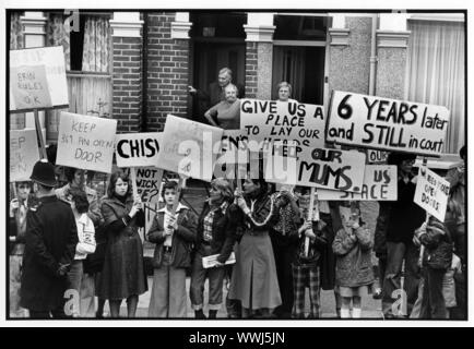 Banderoles pour Erin Pizzy qui est une famille anglaise et un activiste de romancier. Elle est connue pour avoir lancé la première violence domestique à l'abri dans le monde moderne, Chiswick Women's Aid, en 1971, l'organisation aujourd'hui connu sous le nom de Refuge. Banque D'Images