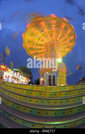 Carrousel de la chaîne tourne sur des expositions Banque D'Images