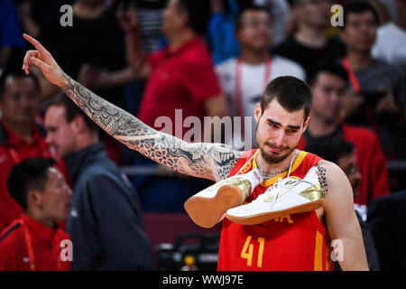 Juan hernangomez d'Espagne célèbre après avoir remporté l'Espagne contre l'Argentine de basket-ball FIBA 2019 finale de la Coupe du Monde de Beijing, Chine, 15 septembre 2019. L'Espagne a battu l'Argentine en 2019 finale de la Coupe du Monde de Basket-ball FIBA 95-75. Banque D'Images