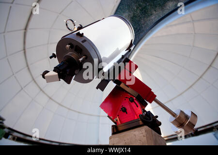 Télescope de l'observatoire astronomique du ciel nocturne à l'intérieur Banque D'Images