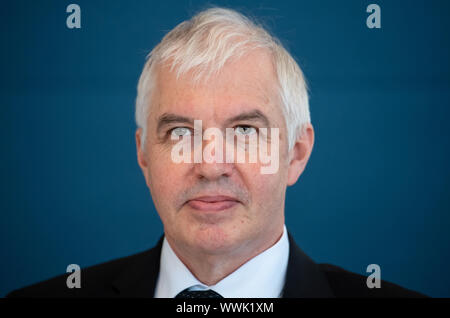 Munich, Allemagne. 16 Sep, 2019. Stockmeier Thomas, chef de la direction d'AMS, assiste à une conférence de presse. La bataille d'offres pour le fabricant d'éclairage Osram, qui est à vendre, entre dans une phase décisive. Crédit : Sven Hoppe/dpa/Alamy Live News Banque D'Images