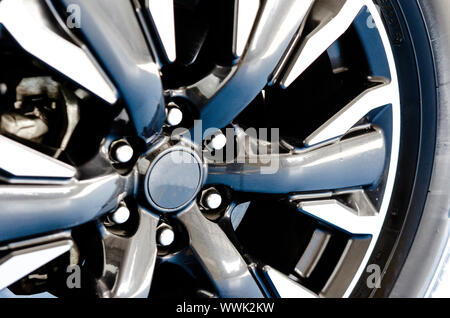 Close up des jantes en alliage. Banque D'Images