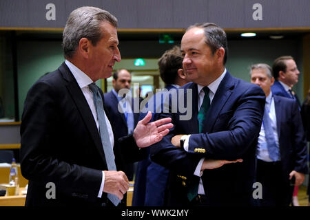 Bruxelles, Belgique. 16 Sep, 2019. Gunther Oettinger, commissaire européen au budget européen au cours d'un Conseil Affaires générales. Credit : ALEXANDROS MICHAILIDIS/Alamy Live News Banque D'Images