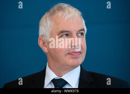 Munich, Allemagne. 16 Sep, 2019. Stockmeier Thomas, chef de la direction d'AMS, assiste à une conférence de presse. La bataille d'offres pour le fabricant d'éclairage Osram, qui est à vendre, entre dans une phase décisive. Crédit : Sven Hoppe/dpa/Alamy Live News Banque D'Images