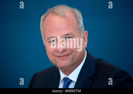 Munich, Allemagne. 16 Sep, 2019. Alexander Everke, PDG d'AMS, assiste à une conférence de presse. La bataille d'offres pour le fabricant d'éclairage Osram, qui est à vendre, entre dans une phase décisive. Crédit : Sven Hoppe/dpa/Alamy Live News Banque D'Images