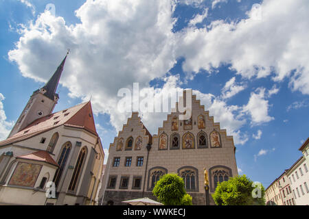 Mairie et église à Wasserburg am Inn, La Bavière Banque D'Images