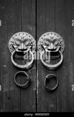 Porte chinois dans ton noir et blanc Banque D'Images