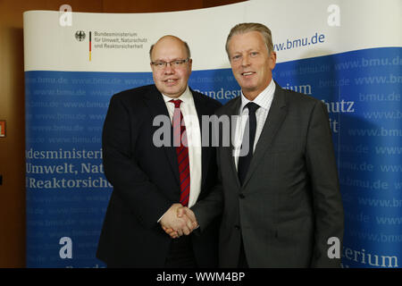 Rencontre le ministre de l'économie autrichienne Altmaier Reinhold Mitterlehner Banque D'Images