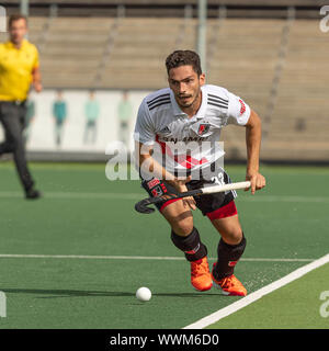 Amstelveen, Pays-Bas. 15 Sep, 2019. AMSTELVEEN, 15-09-2019, Hoofdklasse Heren Hockey Seizoen 2019-2020. Lieu : Wagener Stadion. Tanguy Cosyns pendant le jeu AH&BC Amsterdam vs HC Pinoke. Credit : Pro Shots/Alamy Live News Banque D'Images