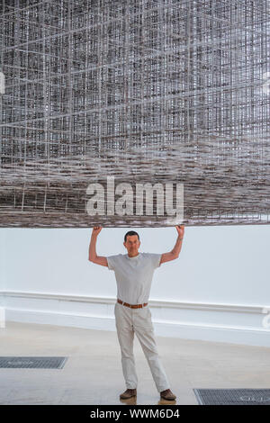 Londres, Royaume-Uni. 16 Sep, 2019. Matrice, 2019 - sculpteur britannique Antony Gormley (photo) nouvelle exposition à l'Académie Royale des Arts du Canada. C'est sa plus importante exposition solo au Royaume-Uni depuis plus de 10 ans, réunissant les anciennes et les nouvelles œuvres, spécialement conçue à partir de dessins et de sculptures à l'environnements. Il s'exécute à l'AR du 21 septembre au 3 décembre 2019. Crédit : Guy Bell/Alamy Live News Banque D'Images