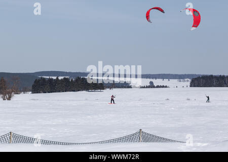 Le kitesurf sur la neige Banque D'Images