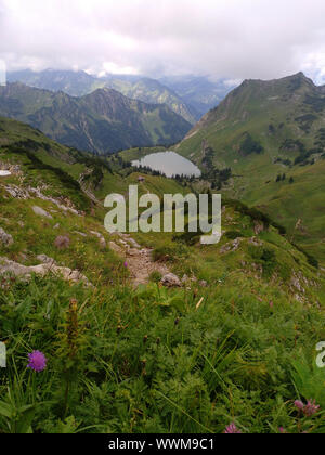 Lac alpin Seealpsee en Bavière Banque D'Images