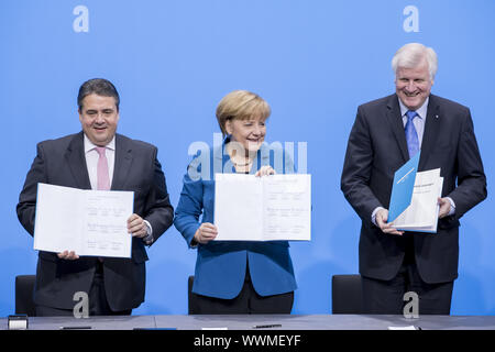 CDU, CSU et SPD la signature de l'accord de coalition à Berlin. Banque D'Images