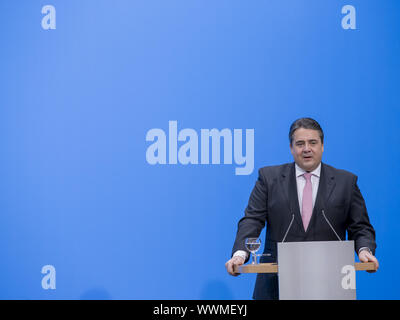 CDU, CSU et SPD la signature de l'accord de coalition à Berlin. Banque D'Images