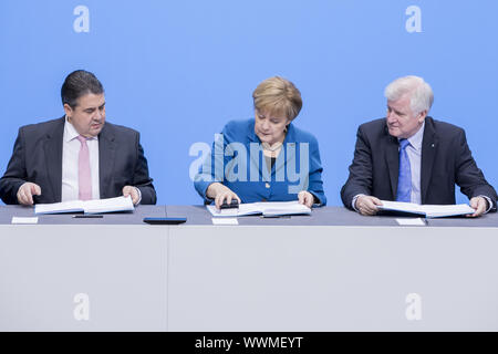 CDU, CSU et SPD la signature de l'accord de coalition à Berlin. Banque D'Images