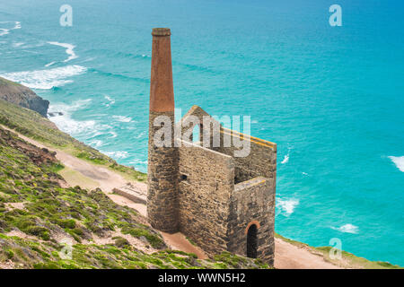 Towanroath Engine House, qui fait partie d'une papule Coates tin mine sur la côte de Cornouailles près de St Agnes, Cornwall, Angleterre. UK. Banque D'Images