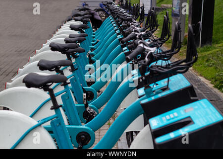 La borne de location de vélos de ville automatique Banque D'Images