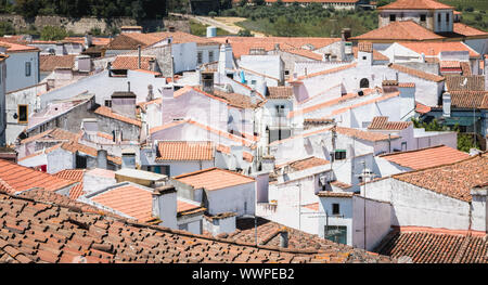 Evora, Portugal - 5 mai 2018 : Maison typique de l'architecture de détails centre ville historique un jour de printemps Banque D'Images