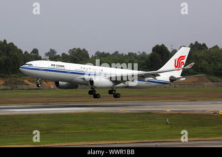 Air China Airbus A330-200 Aéroport de Chengdu Banque D'Images