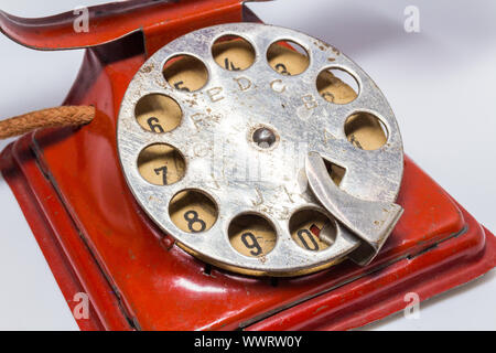 Métal rouge Vintage toy téléphone 1940 Banque D'Images