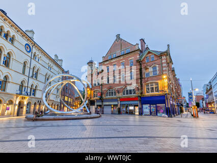 Zone piétonne de rue Arthur près de Victoria Square à Belfast, en Irlande du Nord Banque D'Images