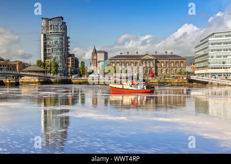 Le Custom House et Lagan River dans la région de Belfast, en Irlande du Nord Banque D'Images