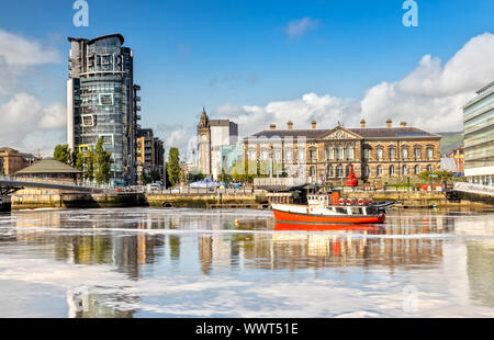 Le Custom House et Lagan River dans la région de Belfast, en Irlande du Nord Banque D'Images