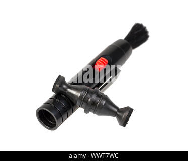 Lentille poche stylo et pinceau de nettoyage pour appareil isolé sur fond blanc Banque D'Images