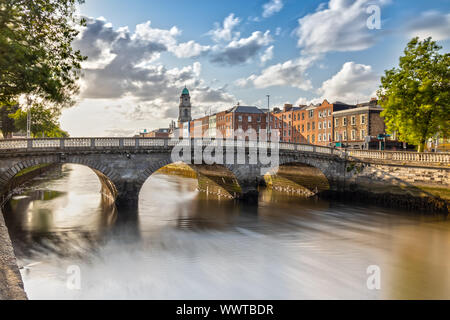 Saint Paul's Church et la rivière Liffey à Dublin, Irlande Banque D'Images