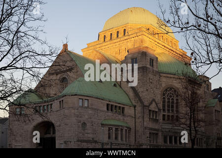 Vieux synagouge de Essen dans soleil du soir, Essen, Rhénanie du Nord-Westphalie, Allemagne, Europe Banque D'Images