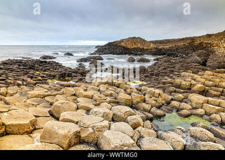 Impression générale de la Chaussée des Géants en Irlande du Nord Banque D'Images