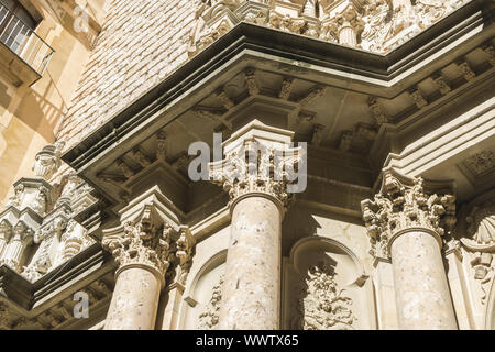 Façade en pierre de la cathédrale monastère de Montserrat à Barcelone, Catalogne, Espagne Banque D'Images