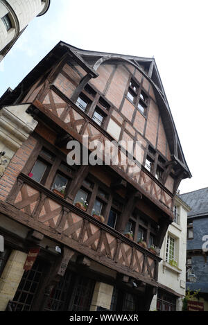 Maison à colombages à Chinon, France Banque D'Images