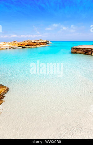 Es Calo de San Agusti port dans l'île de Méditerranée Baléares Formentera Banque D'Images